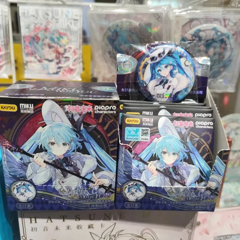 

Подлинная в наличии Kayou Hatsune Miku Mirai Ni Anata Ga Maison 2025 Эмалированная булавка Акриловые украшения в виде попугая Подарок-сюрпризы на день рождения