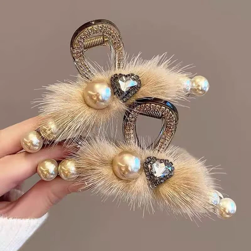 Retro Velvet Pearl Hair Clip Accessories For Women Fashion Elegant Acrylic Claw Clip Girls Hair Clip Accessories