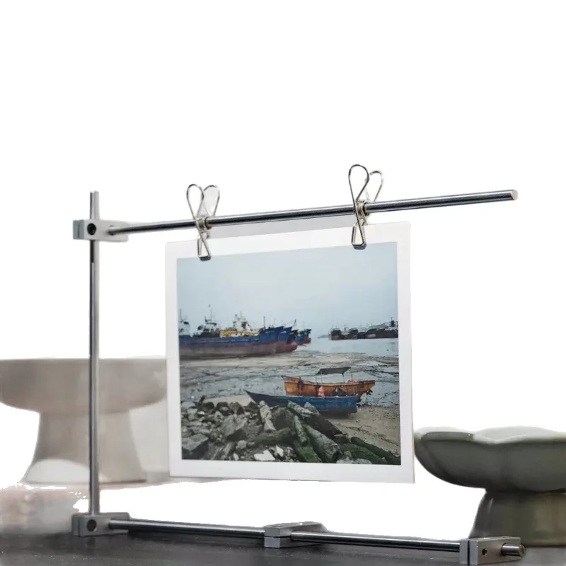 Minimalist optical axis desktop photo holder personalized metal coffee milk tea hotel poster holder creative ornament