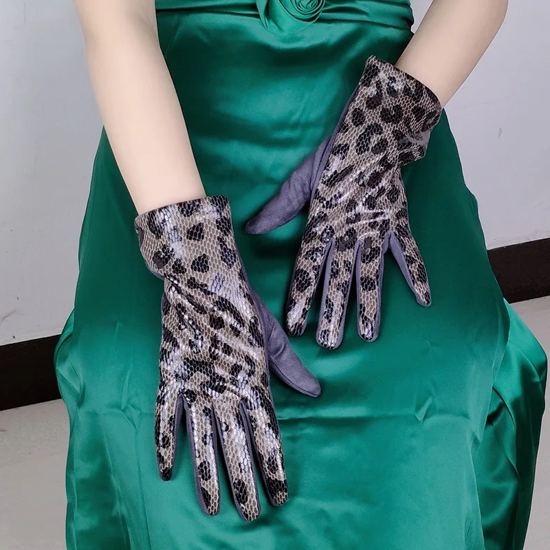 Fashion Leopard Print Faux Suede Gloves Women Winter Warm Fleece Touch Screen Driving Gloves Windproof Motorcycle Riding Mittens