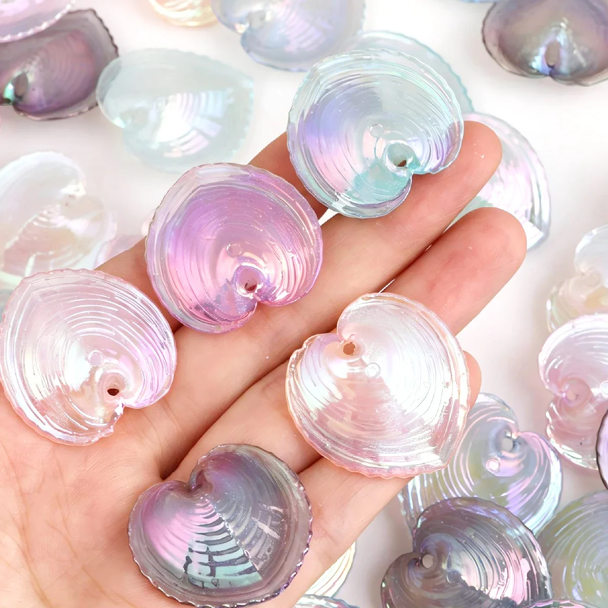 10/20pcs Random Color Iridescent Heart Shell Acrylic Charms, 30mm 1mm Hole Seashell Pendants with Loop for DIY Jewelry Making