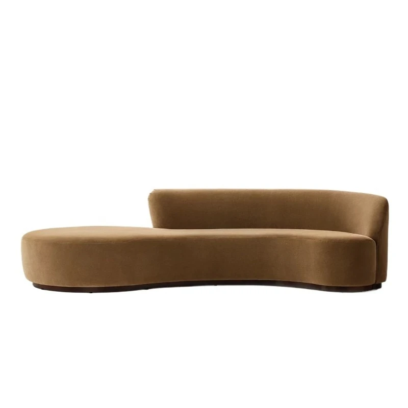 

Простой велюровый изогнутый диван для гостиной в стиле виллы, скандинавский дизайн, легкая роскошь, нестандартная форма, диван из массива дерева.