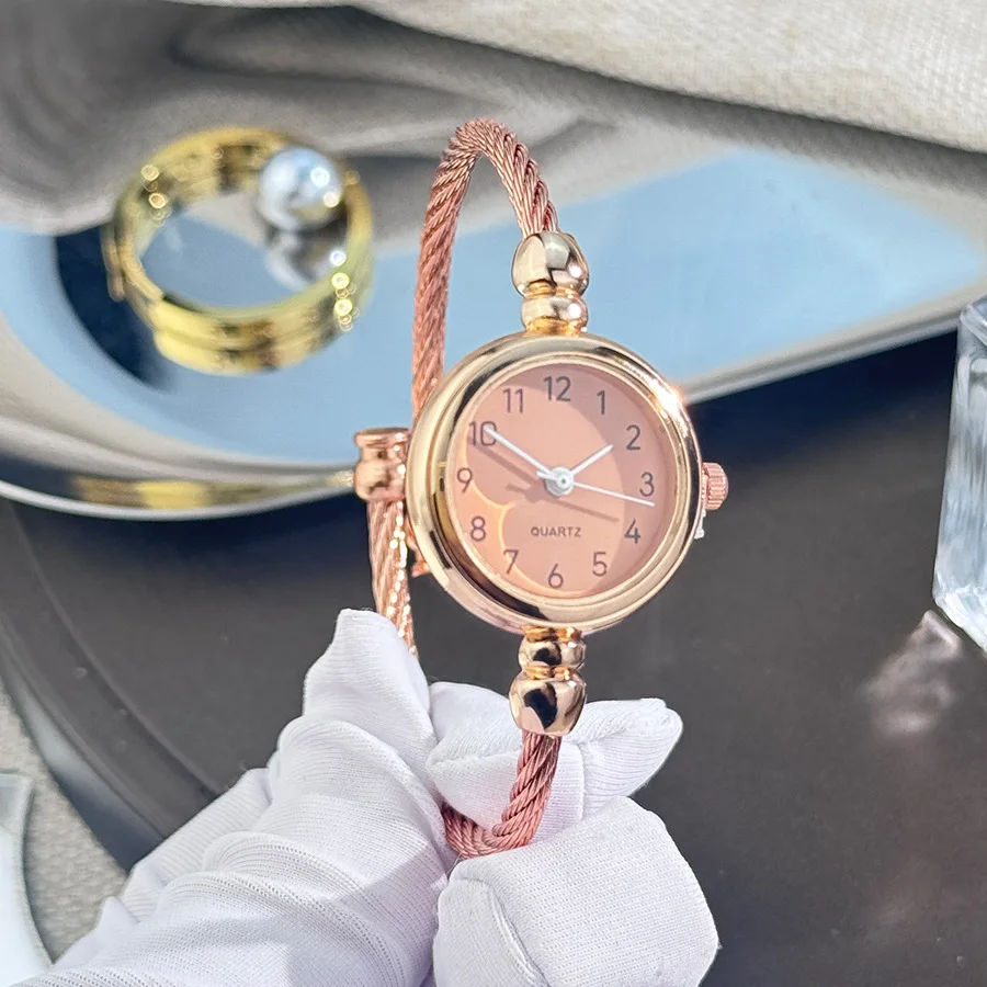 ريترو السيدات كوارتز ساعة اليد ساعة فساتين راقية ساعة نسائية ساعات صغيرة الذهب الإسورة سوار ساعة الفولاذ المقاوم للصدأ