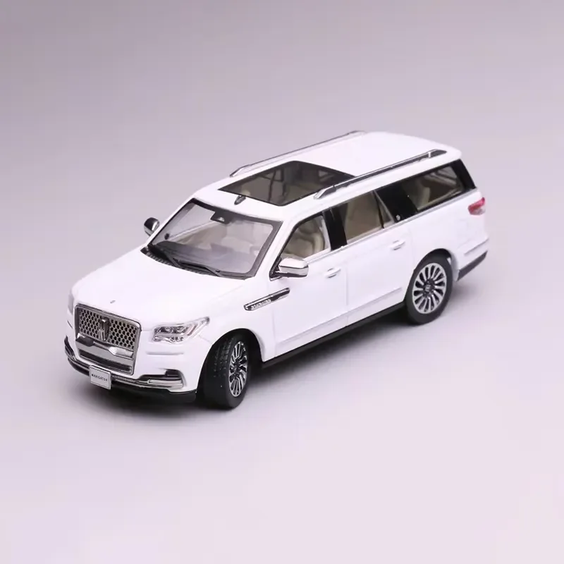 for WTX 1:64 Alloy Navigator SUV Diecast Model Realistic Simulation Static Display Collectible Toy Vehicle Miniature Car