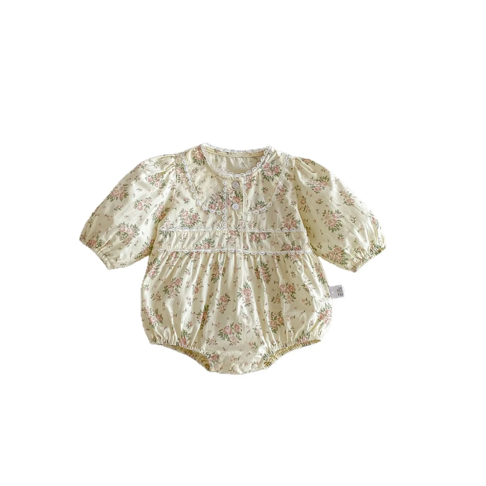 Ins طفلة 2026 ملابس الربيع النسخة الكورية حقيبة الطفل ضرطة الملابس الأزهار بذلة الدانتيل طوق فستان الأميرة بأكمام طويلة