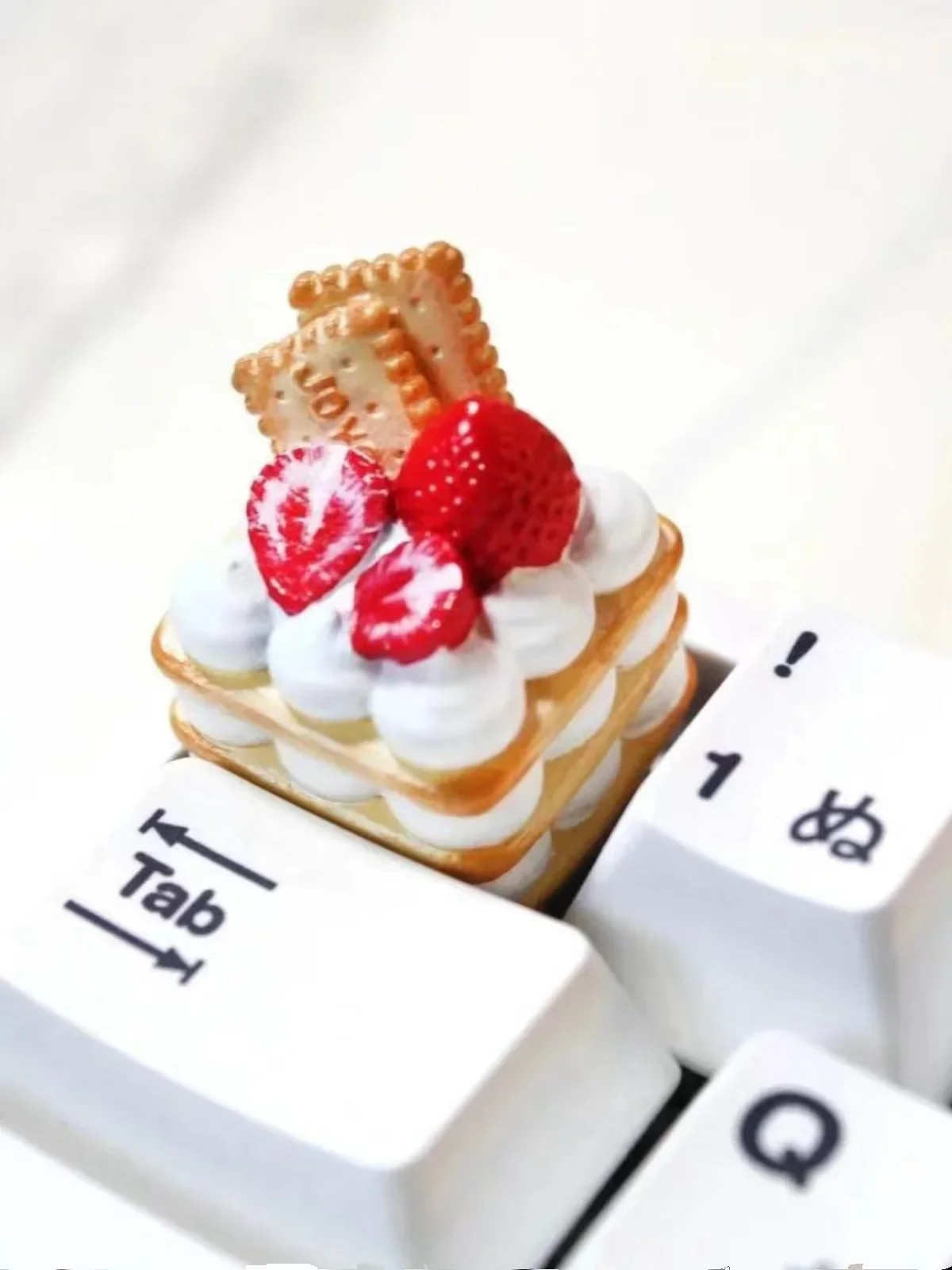 Simulation gourmet keycaps, cream strawberry muffins, strawberry pancakes, personalized niche mechanical keyboard keys