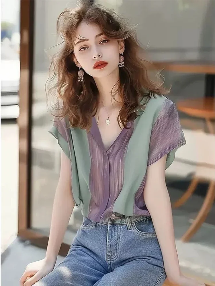 เสื้อวินเทจของผู้หญิงเสื้อเกาหลีแฟชั่นคอวีหลวมฤดูใบไม้ผลิ/ฤดูร้อนเสื้อผ้าเย็บปะติดปะต่อกันแขนสั้นผู้หญิงท็อปส์