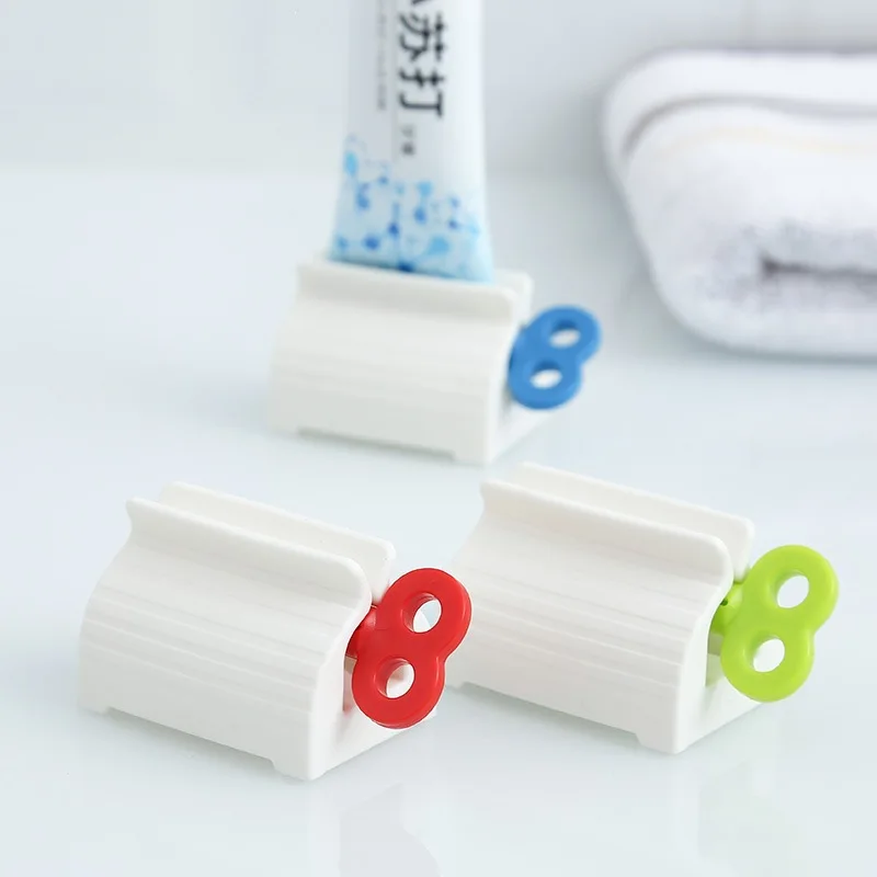 Toothpaste squeezer Lazychildren's toothpaste squeezer artifact clip facial cleanser squeezer Manual rotation extrusion artifact