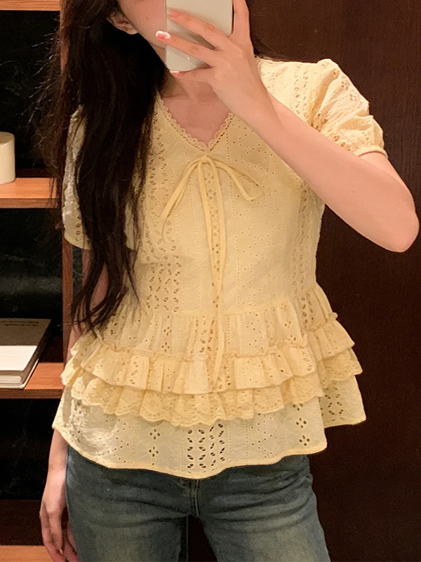 

Женская блузка больших размеров с V-образным вырезом, ажурная, с кружевным подолом, короткий рукав, летняя, новый стиль, стройнящая, красивая, в корейском стиле, свободного кроя