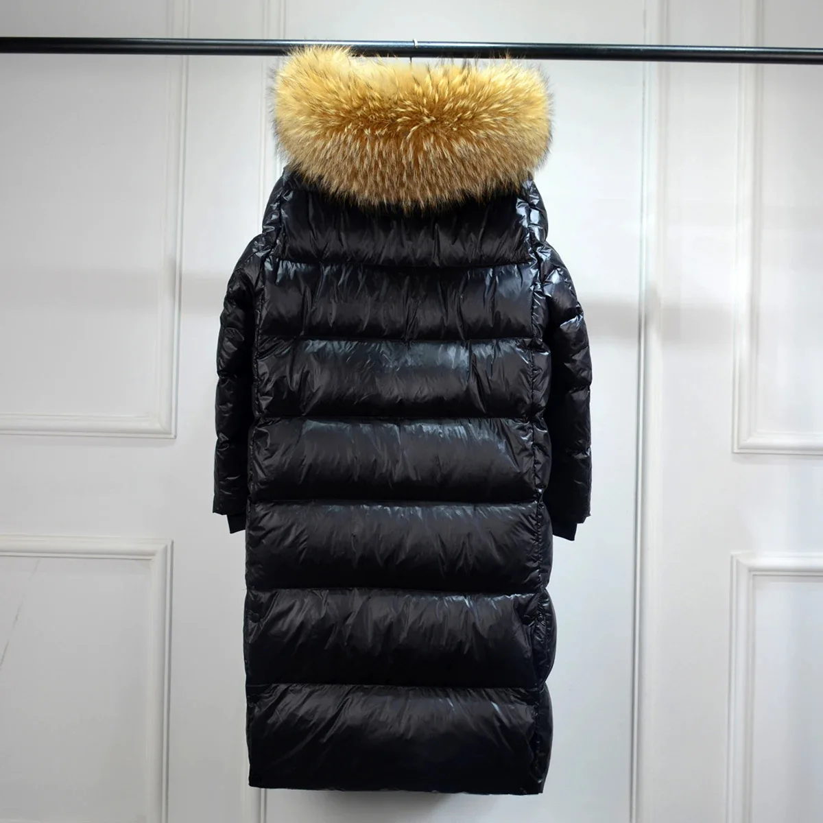 2025 nueva chaqueta acolchada de invierno para mujer Parkas cálidas con capucha gruesa piel de mapache Natural grande con capucha 90% plumón de pato blanco