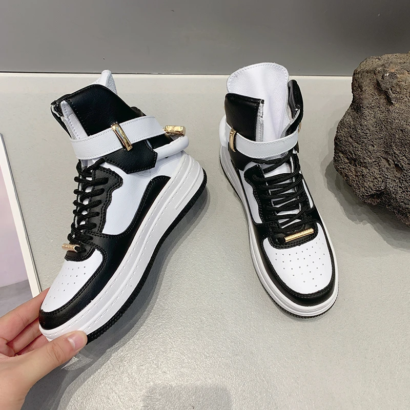 Sneakers bianche da donna scarpe vulcanizzate con plateau da donna alte Tenis Feminino 2022 moda Casual da donna che camminano appartamenti stringati