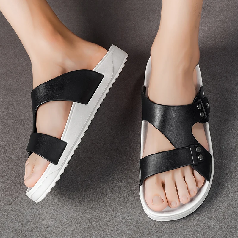 2026 New Men's Slippers Luxury Leather Sandals for Men Outdoor Non Slip Beach Shoes Fashion Soft Sole Flip Flops Men Flat Shoes view 6