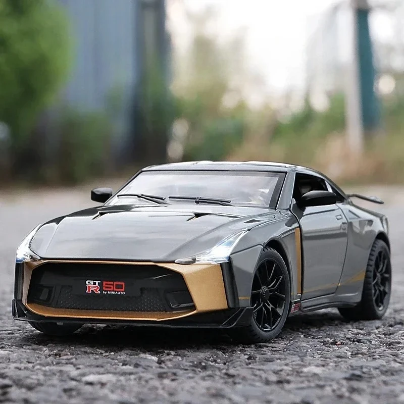 1:24 GTR50 Alloy Diecasts & Toy Vehicles Metal Toy Car Model Sound And Light Shock Absorbers Collection S Toy