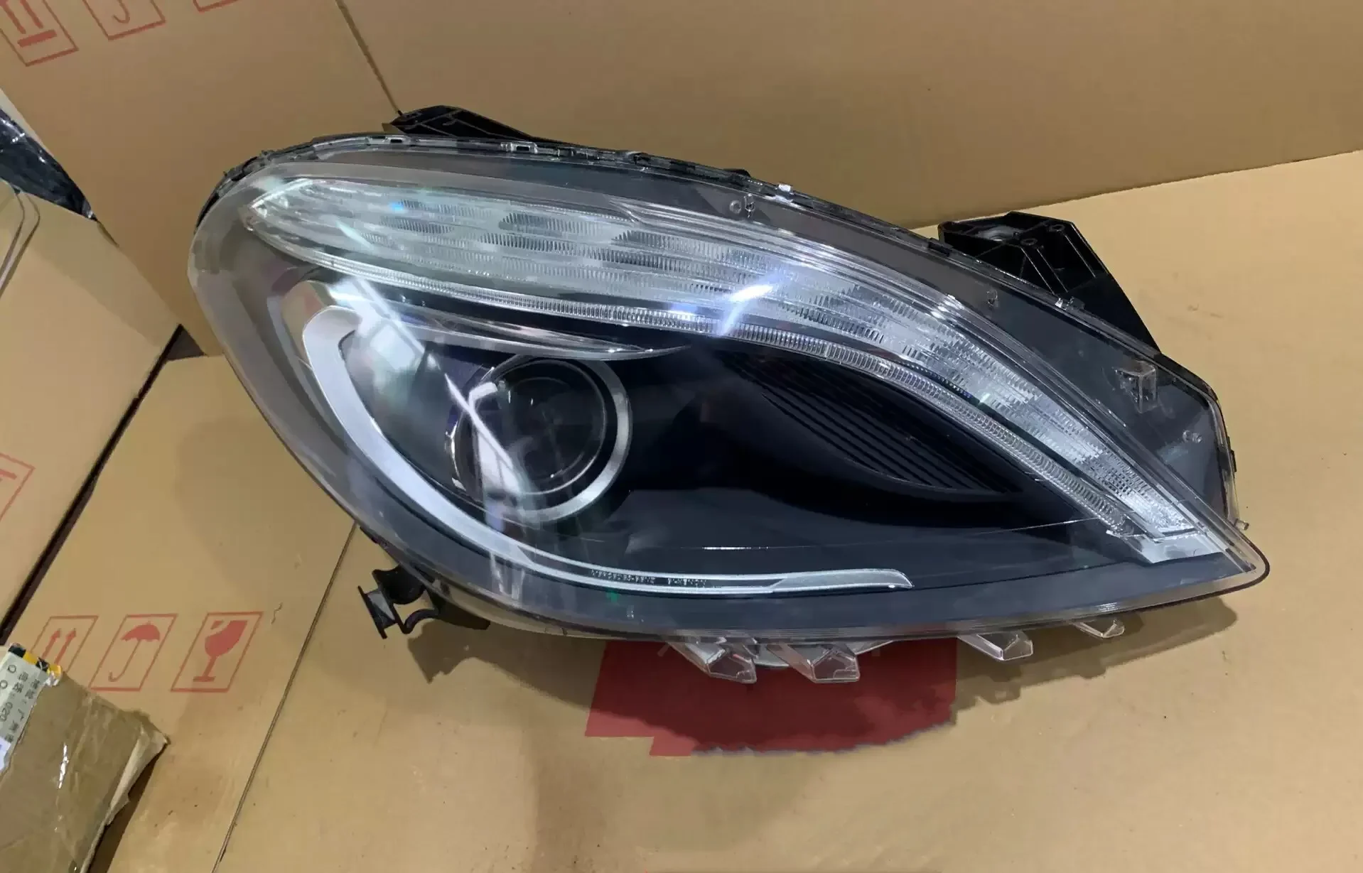 

Car LED Headlight headlamp Angel eye for Mercedes Benz W246 B180 B200 B260 DRL Daytime Running Light Turn Signal