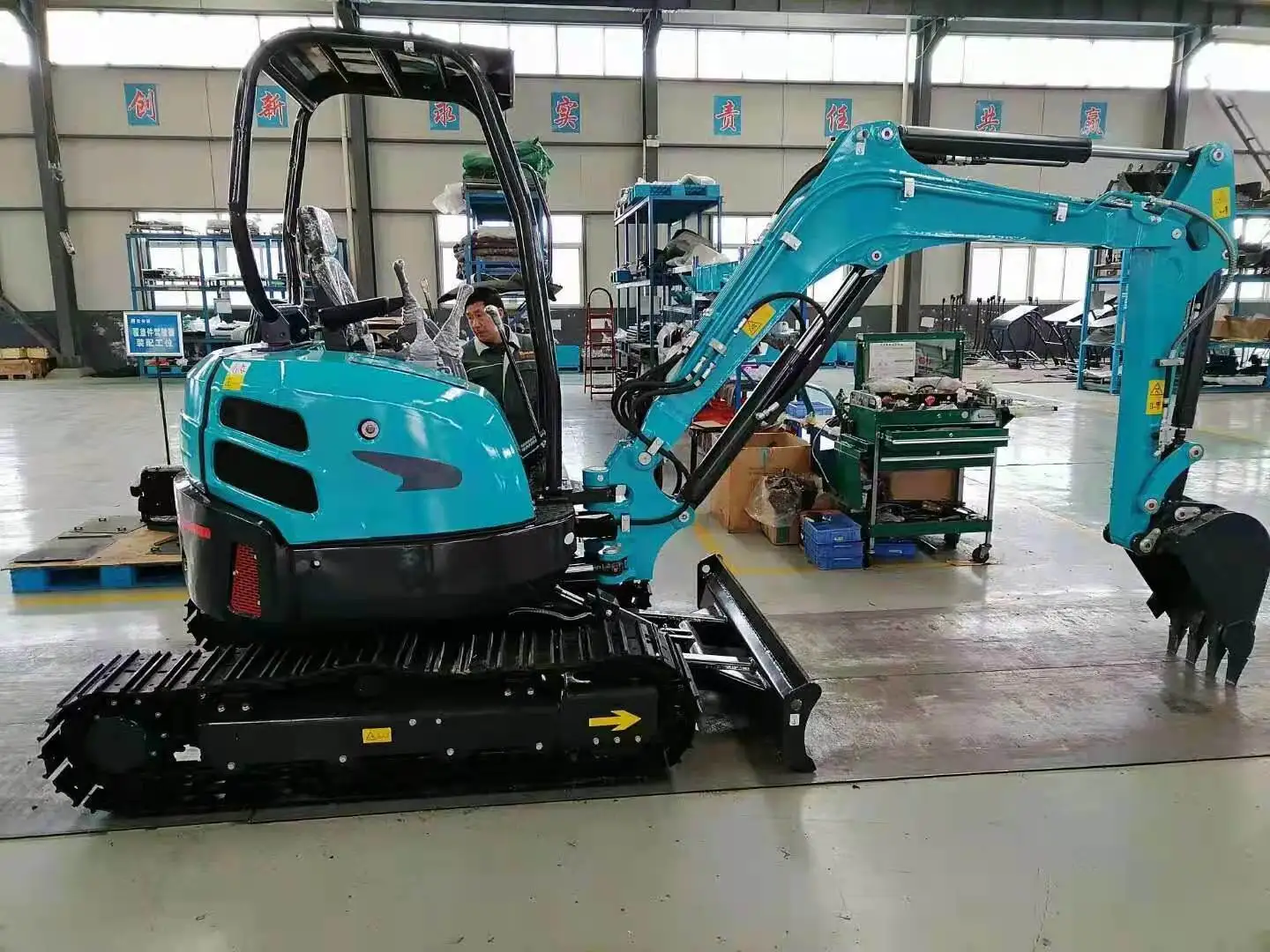 Farm Mini Excavator 3 Ton New Crawler Epa Engine Excavators Multifunctional Cheap Crawler Digger Small Bagger