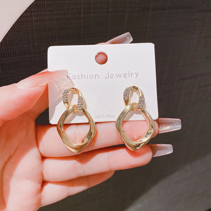 Lry Double-Layer Interlocking Micro-Inlaid Diamond Earrings for Women, Exquisite Niche Design, Versatile Ear Studs and Earrings