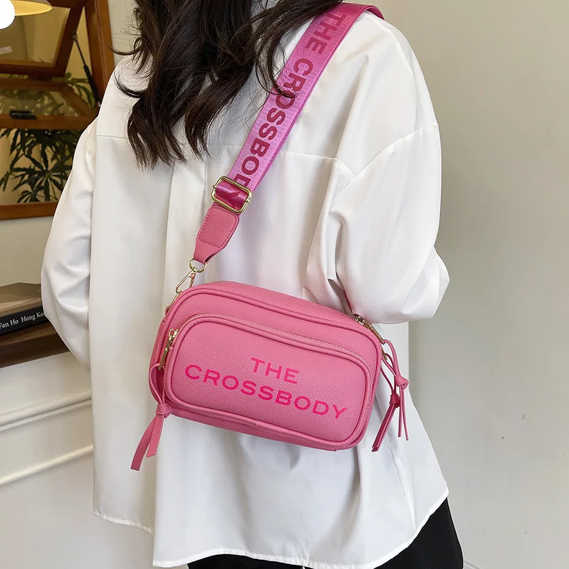 

2023 Новая корейская модная женская маленькая квадратная сумка, стильная сумка через плечо/плечо, высококачественные буквы с принтом, модная для AliExpress