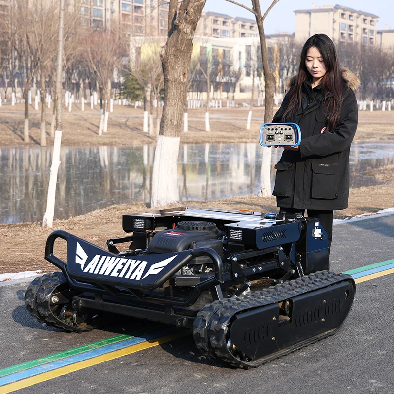 

Customized Industrial Remote Mower 1500W2 Brushless Motor 0-6km/h Speed Switch All Terrain Ready