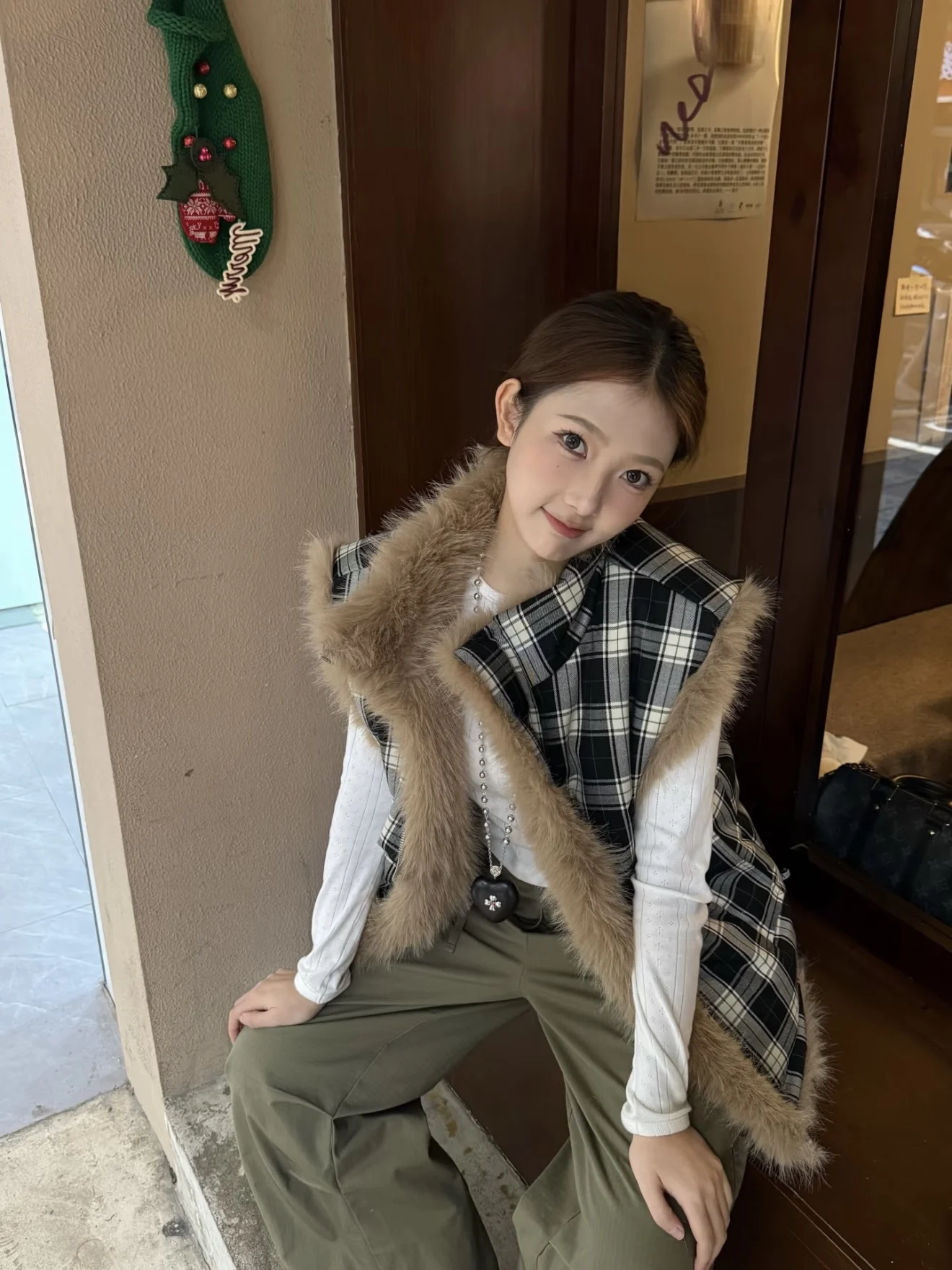 

Жилет-пальто TheLike Original Development Winter: двусторонний, из экокожи с мехом, утепленный, женский, теплый, в клетку