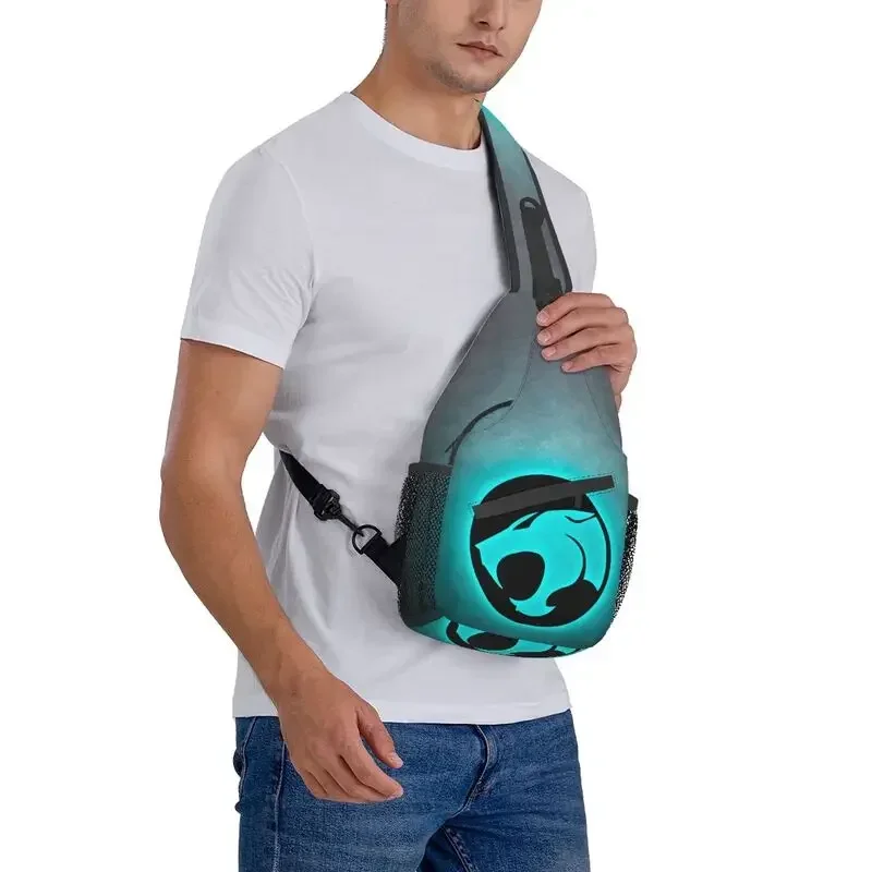 Thundercats mochila crossbody sling para homens, ombro legal anime, saco de peito para acampar, ciclismo, desenhos animados