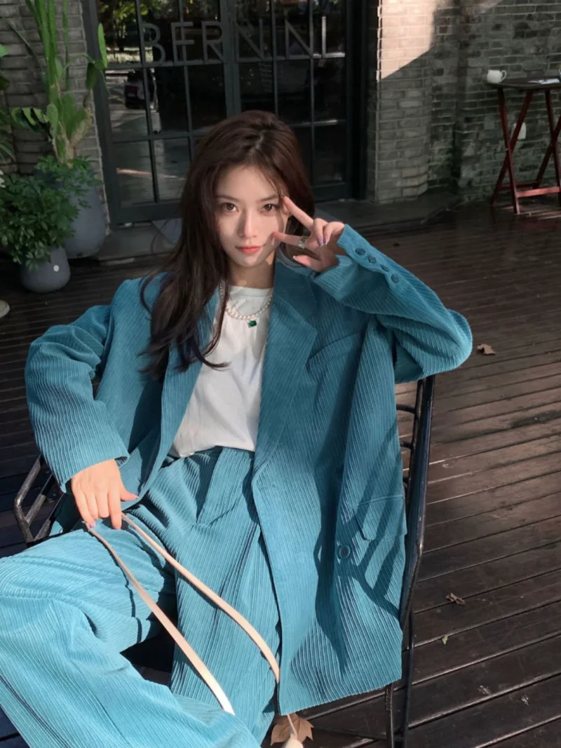 

Spring 2025 New Hong Kong Style Set Women's Retro Chic Small Fragrance Wind Light Core Velvet Suit Casual Pants Two Piece Set