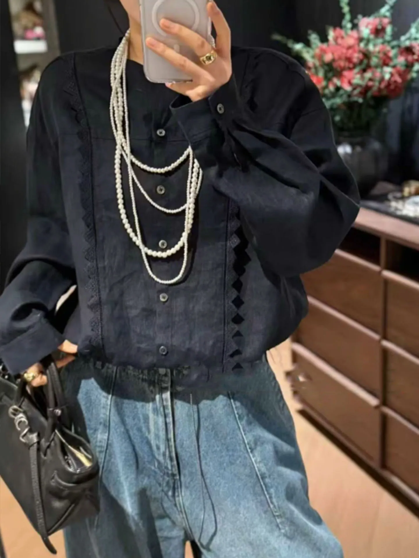 

Vintage Bla irt Women's Loose Fit Design Spring 2026 Faionable Age-Defng Top Quali Fabric Long Sve round Ne