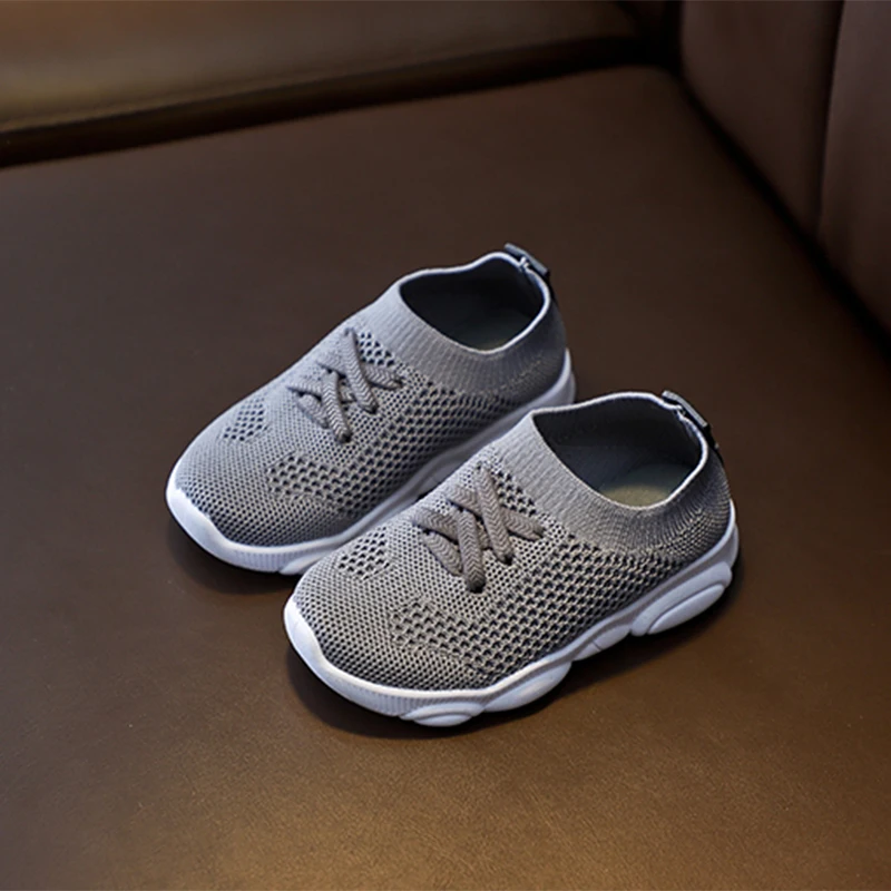 

Comfy Kids Gray and White Color-Blocked Sports Shoes for Boys and Girls, Breathable Elastic Sock-Style Shoes, Wear-Resistant, Grip-Enhancing, Lightweight Children's Shoes, Suitable for Spring and Autumn, for Older Children, Students, Daily School Wear, Ou