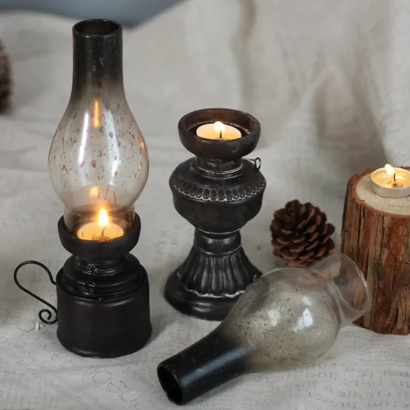 

Retro Kerosene Lamp Nostalgic Candle Holders Vintage Candlestick Figurine Resin Crafts Cabinet Desktop Glass Cover Home Decor