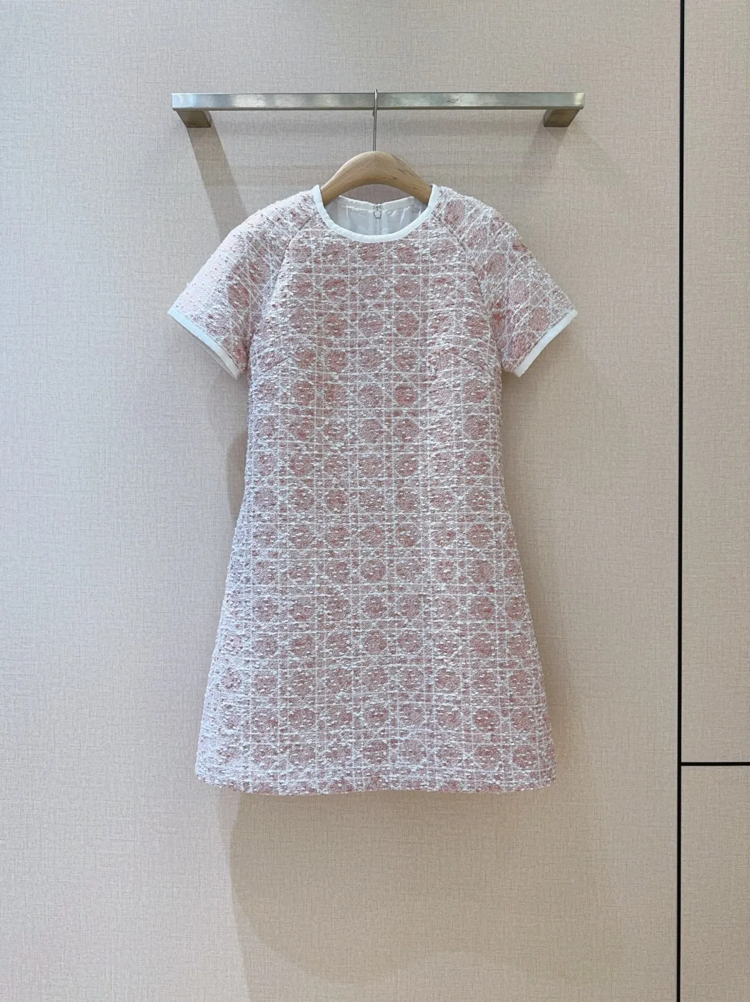 

Лето 2023 г., женское винтажное платье миди из смешанной ткани в клетку — с круглым вырезом и короткими рукавами в стиле ретро для повседневного элегантного образа