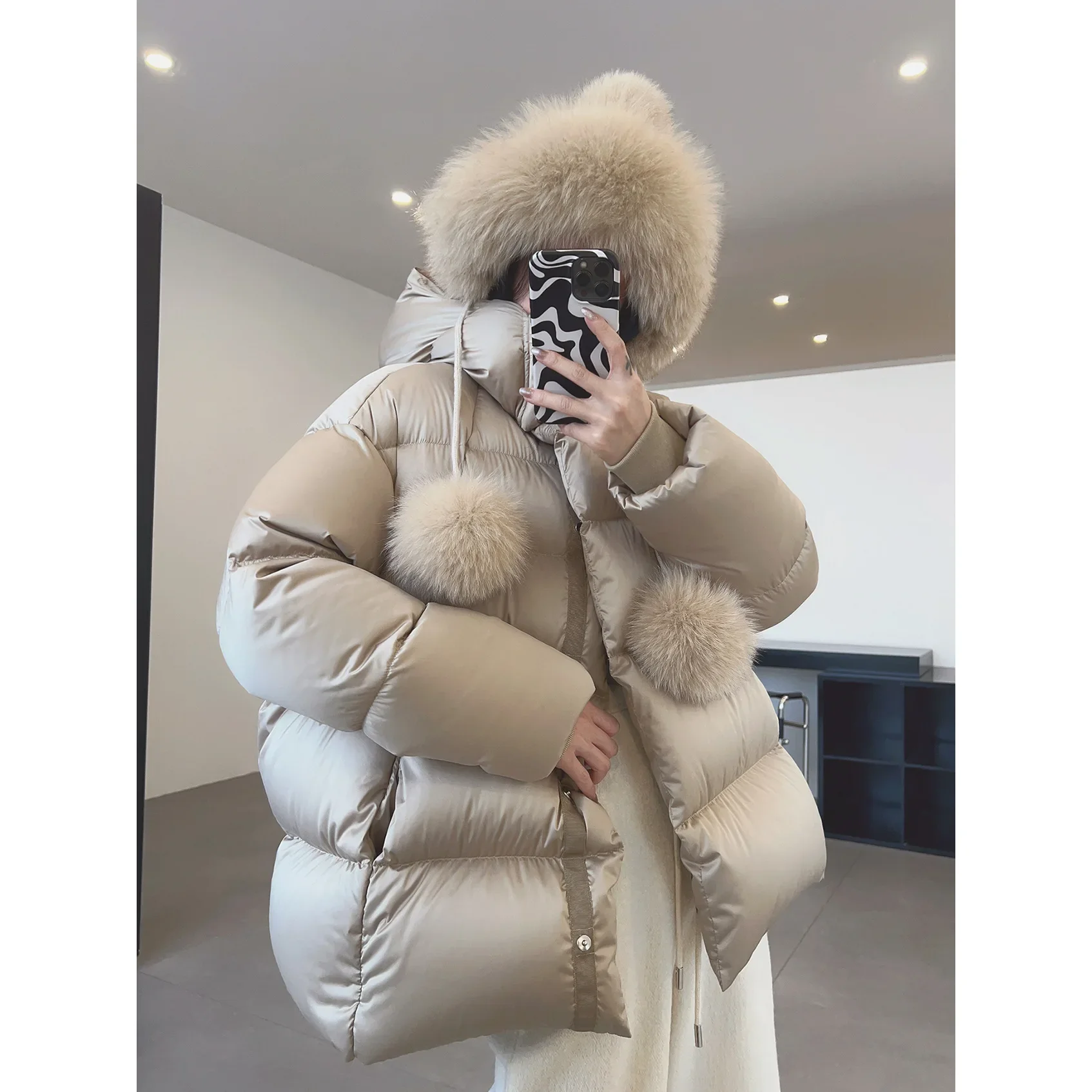 Fashionable Winter New 90% White Goose Down Women's Down Coat Short Soft Thickened Coat