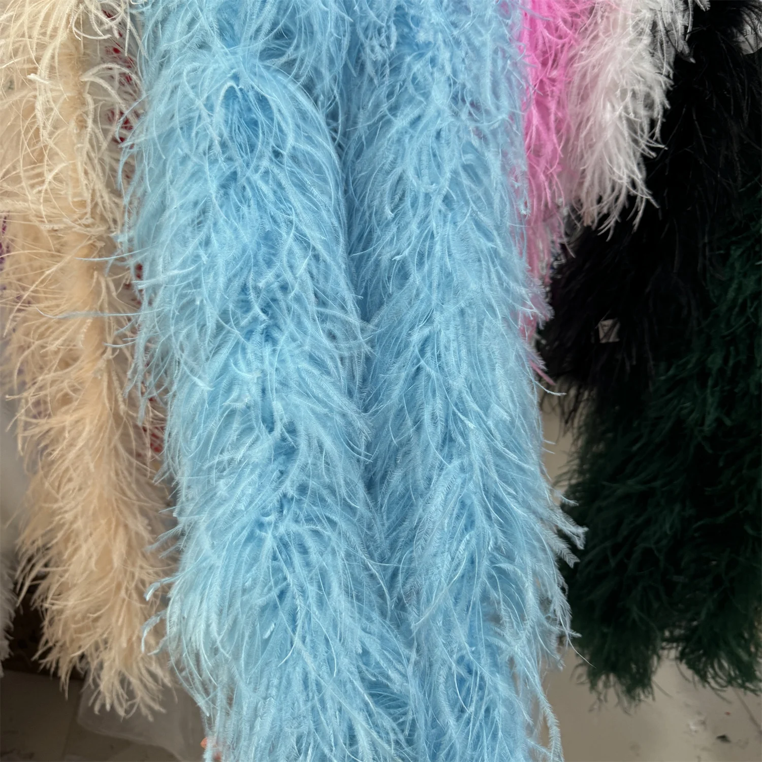 2Meters Fluffy Ostrich Feathers Boa 1Ply to 20Ply Thick High Quality Feathers Shawl for Wedding Dress Decor Customized DIY Scarf