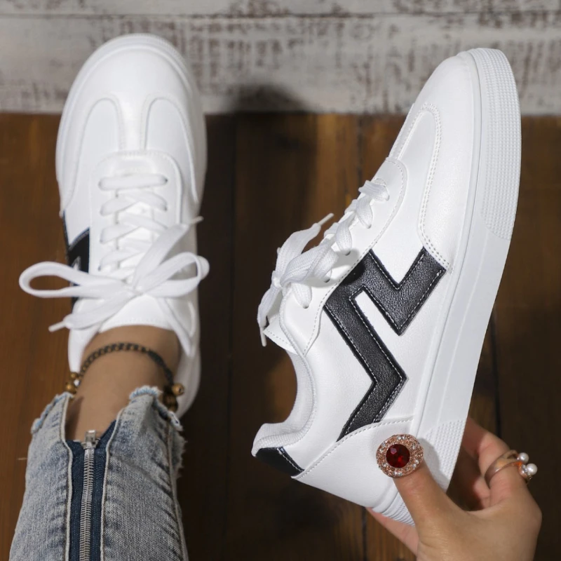 

Осенние кожаные белые туфли, модная повседневная женская обувь, новые универсальные повседневные кроссовки высокого качества, удобная повседневная обувь