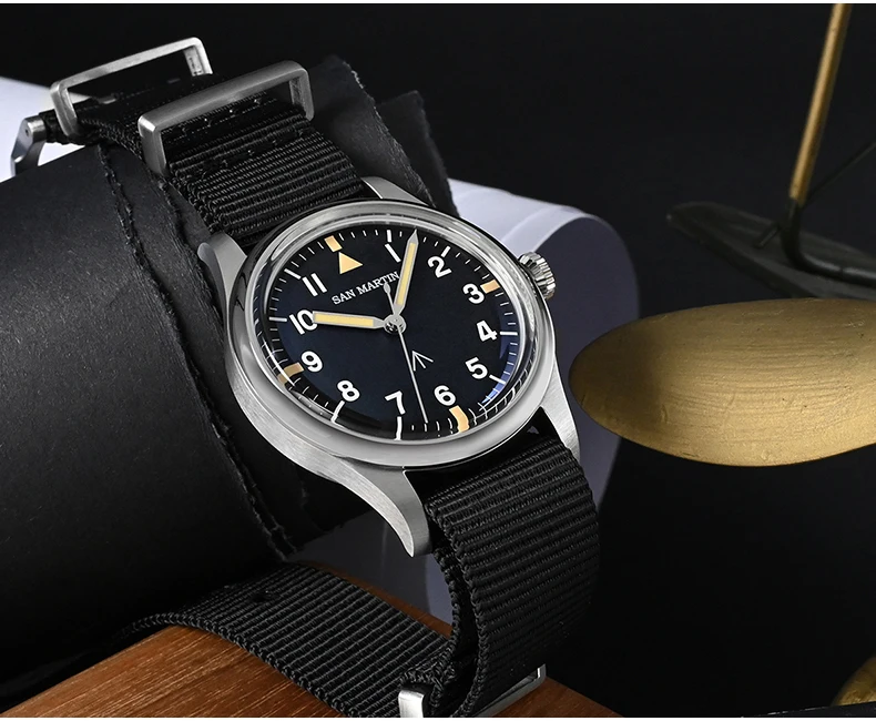 San Martin ผู้ชายนักบินนาฬิกาหรูหรา 36 มม.ควอตซ์นาฬิกาคู่นาฬิกาข้อมือ 100M กันน้ํา K1 Mineral Glass สายไนลอน VH31