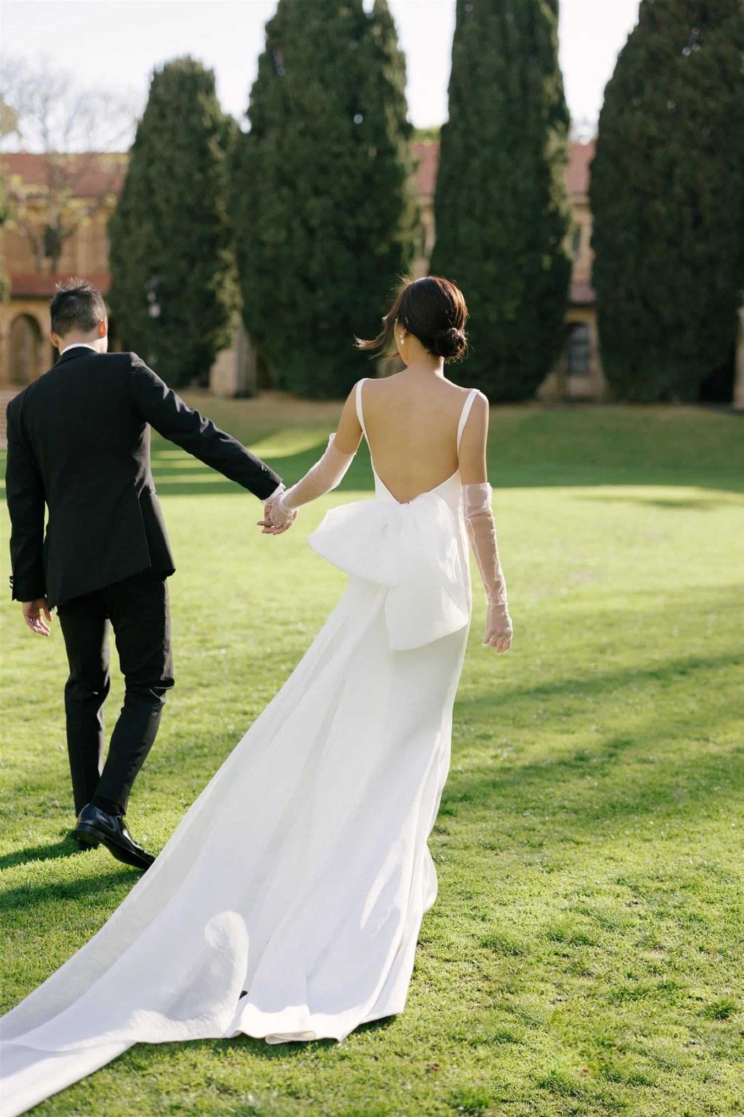 Vestido de novia de satén suave sin mangas con lazo en la espalda, traje de novia con tirantes finos para playa