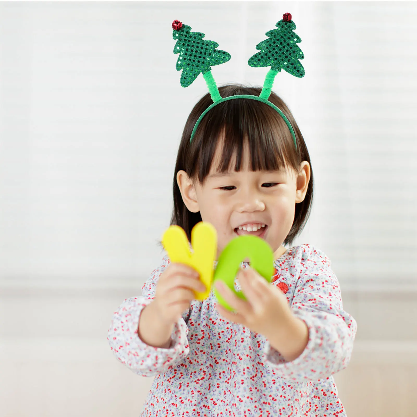 

Christmas Headband Xmas Tree Shaped Party Cosplay Accessory Cute Decorative Headwear for Festivals Christmas Tree Headband