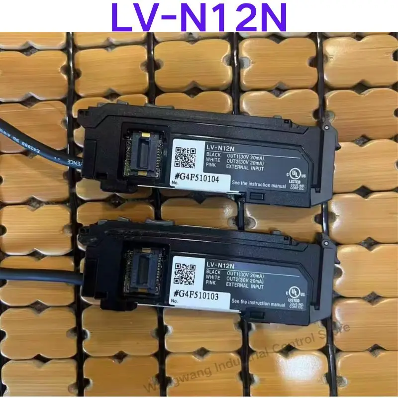 Second-hand test OK , LV-N12N laser  sensor amplifier