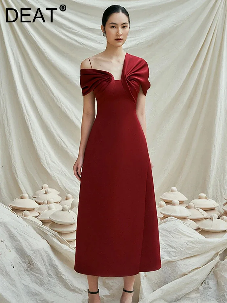 

DEAT Elegant Dress Asymmetrical Pleated Diagonal Collar Satin Women's Evening Party Dresses 2024 Autumn New Fashion 13DB3809