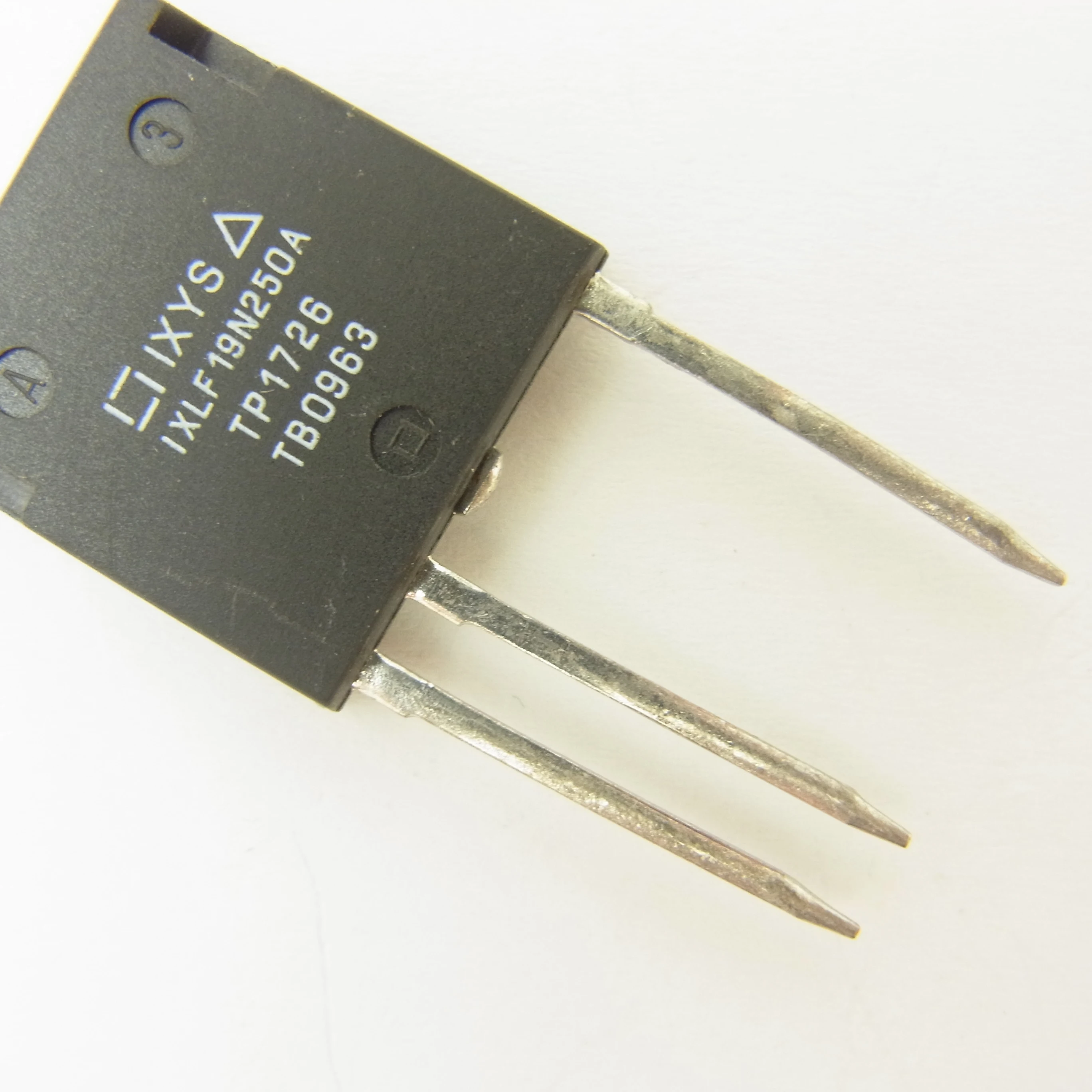 IXLF19N250A   Ultra-high voltage field-effect transistor   (5PCS)  ZIP-247