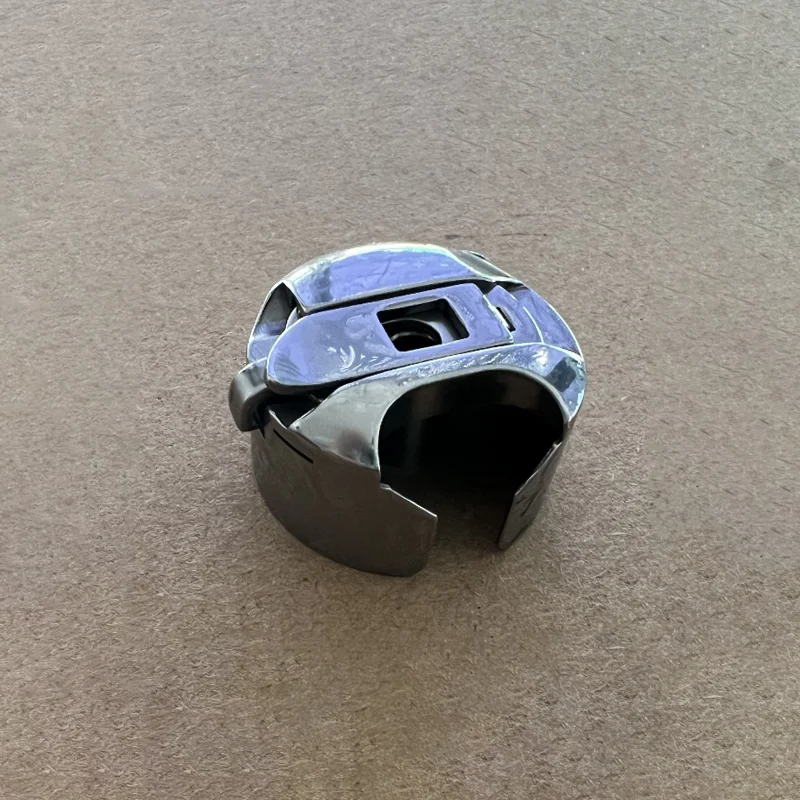 

Оригинальная TOWA 0367- 155044 Шпульный чехол для Durkopp Adler 669.