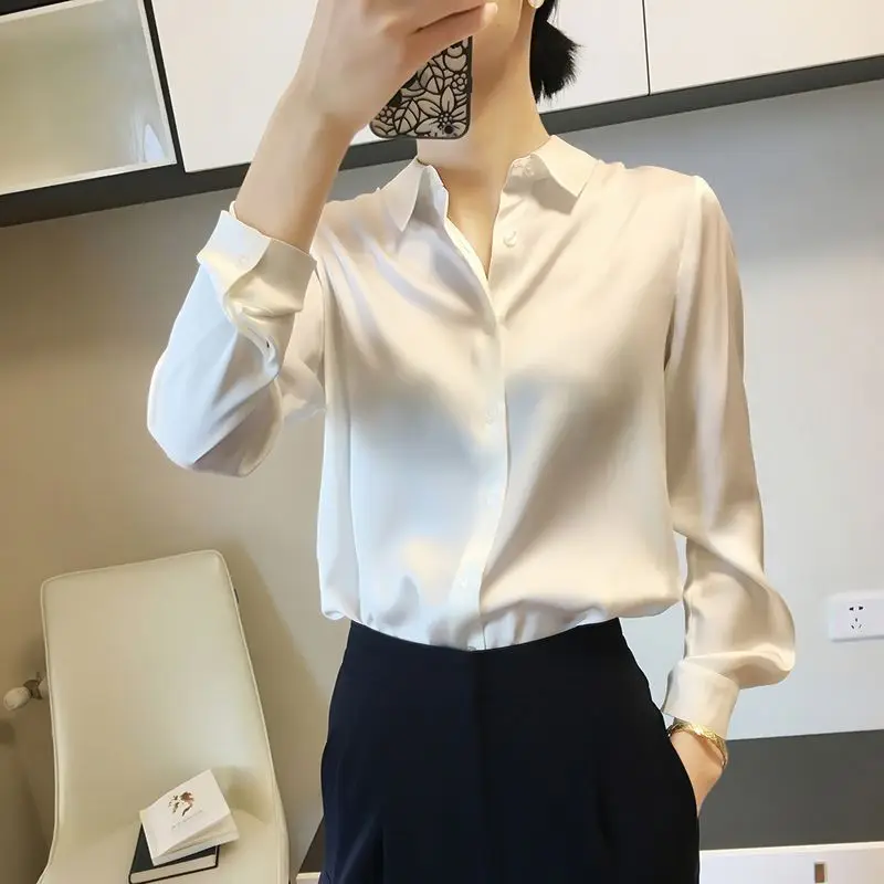 春夏カジュアル女性のサテンシャツラペル長袖ブラウスルーズ無地オフィスレディファッションシャツトップ