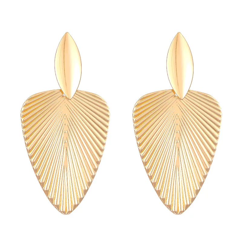 Exaggerated Gold Color Large Fan Leaf Earrings For Women Metal Earing Jewelry 2026 Trending New Women\'s Leaf Texture Earrings