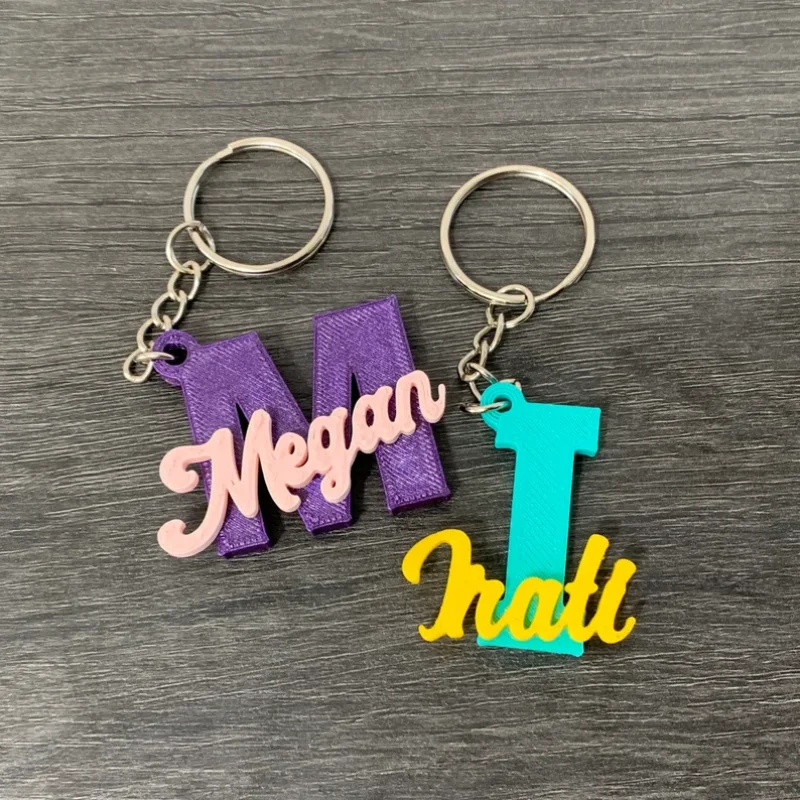 Customized Name Keychain Personalized Keychain 2 colors Initial Name Keychain Suitable for School Bag Tags