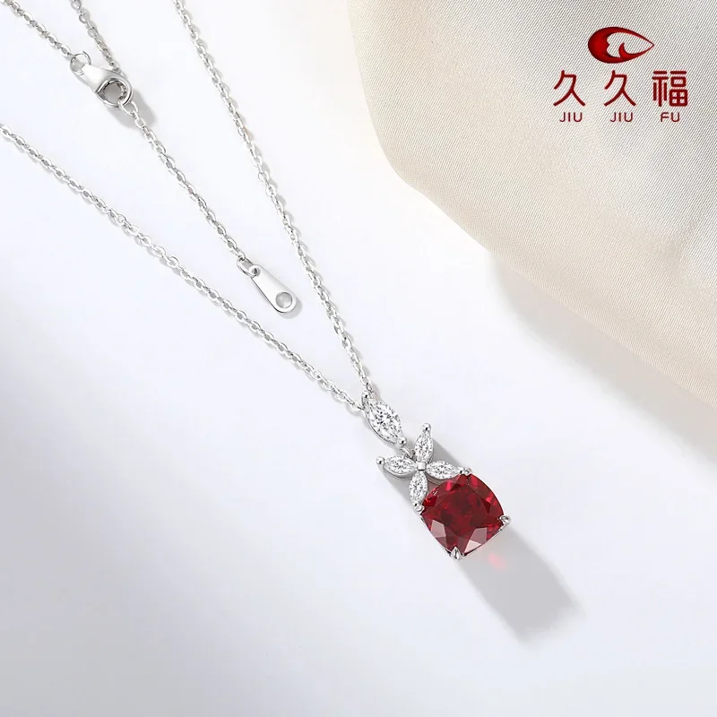 Light Luxury Cushion Cut Red Diamond Pendant Necklace for Women, PT950 Platinum with 2 Carat Moissanite, present gorgeous