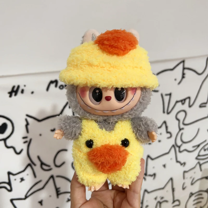 

1 шт., 17 см, одежда Labubu, кавайная мини-плюшевая кукла, аксессуары, костюм желтой утки, комплект из двух предметов для кукол V1v2, подарок для девочек и детей