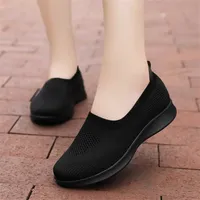 Knitted Super Lightweight Womens Loafer Shoes Vulcanize Big Size Flat Funny Sneakers Sports Bascket Trainners Tenus Luxery