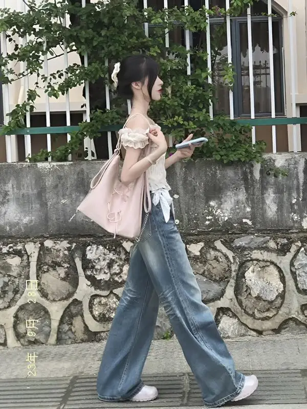 ユニークな花柄ショートスタイルファッショナブルなウエストVネックパフスリーブワンショルダースイート＆スパイシートップシャツ