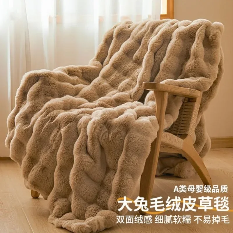Class A rabbit fleece blanket quilt winter thickened milk fleece office nap sofa blanket comfortable, can be covered at any time