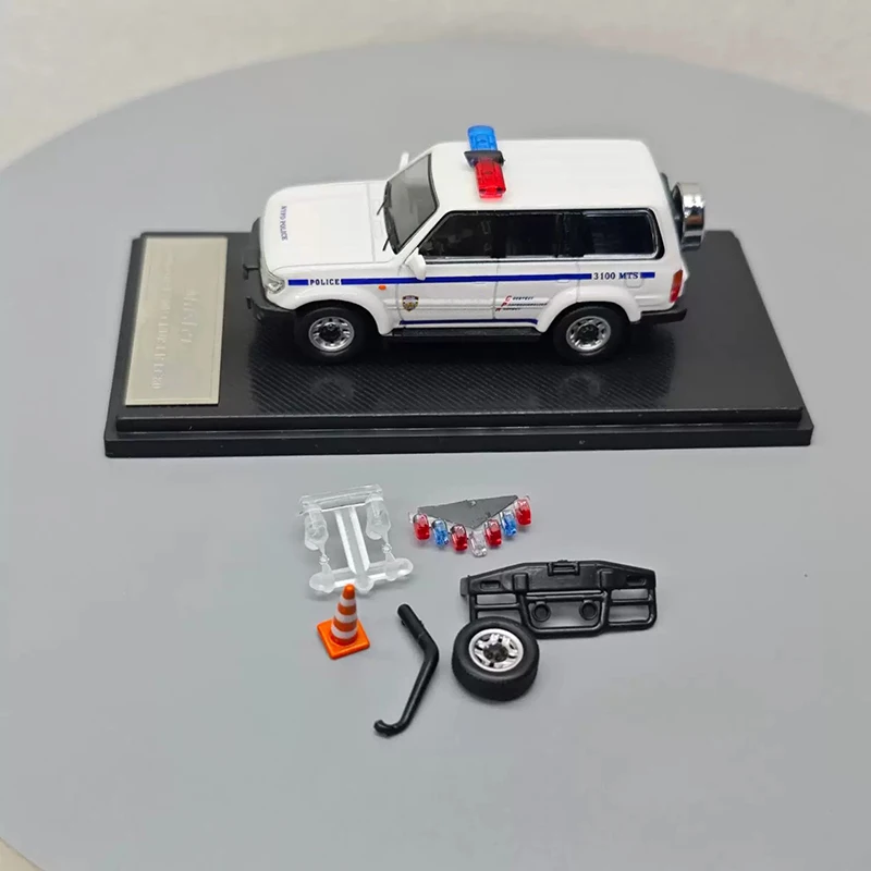 รถโมเดลโลหะผสม LAND CRUSER LC80 สเกล 1:64 ของสะสมสำหรับผู้ใหญ่ ของที่ระลึก ของขวัญ ตั้งโชว์