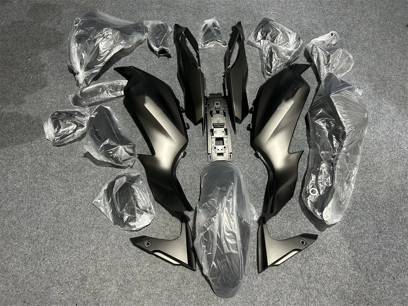 The motorcycle fairing kit is suitable for the MT-07 2013 2014 2015 2016 MT07 13 14 15 16 body fairing grey motorcycle housing