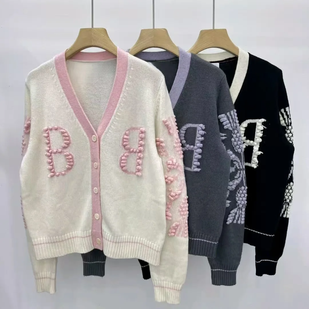 

2024 new V-neck embroidered letter flower temperament commuting long sleeved cardigan sweater